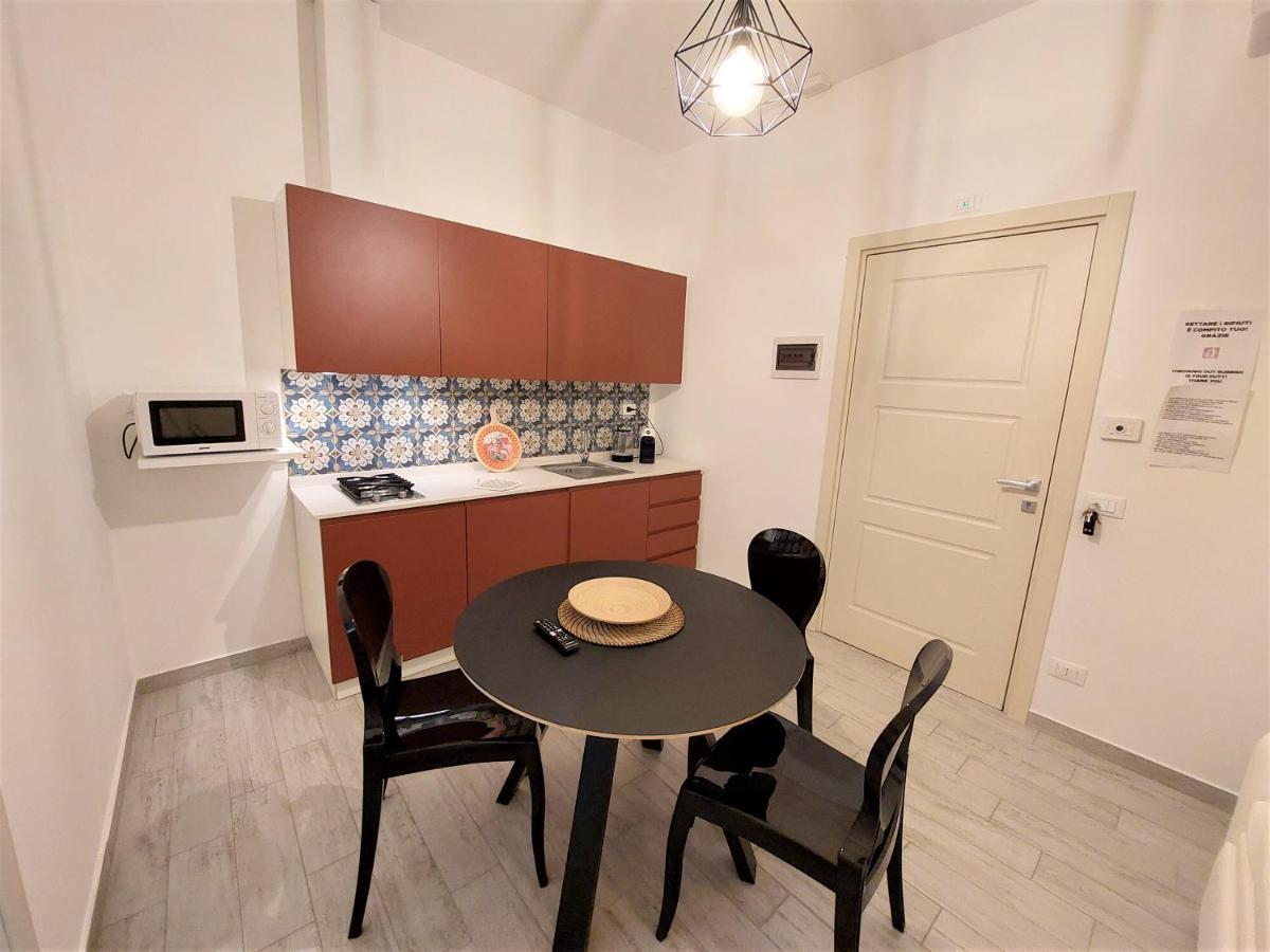 Leone Apartments Палермо Экстерьер фото
